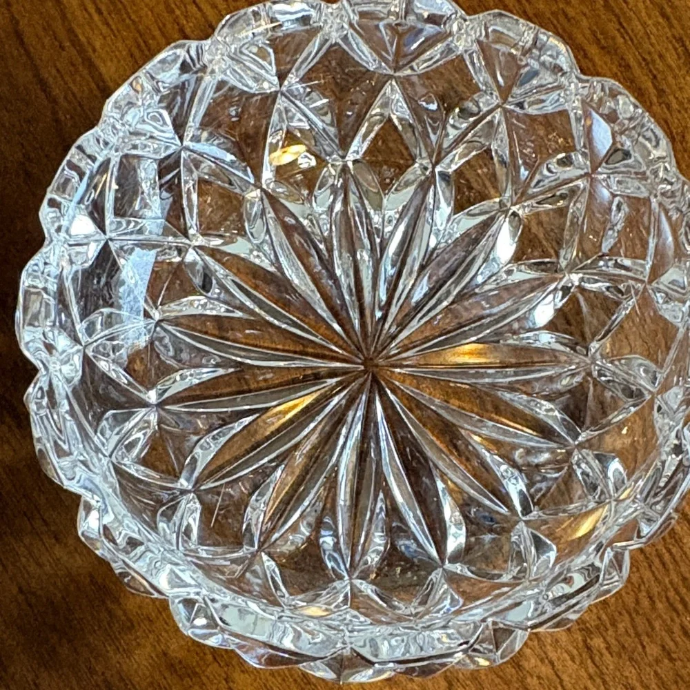 Godinger Crystal Hershey's Kiss covered candy dish. D28